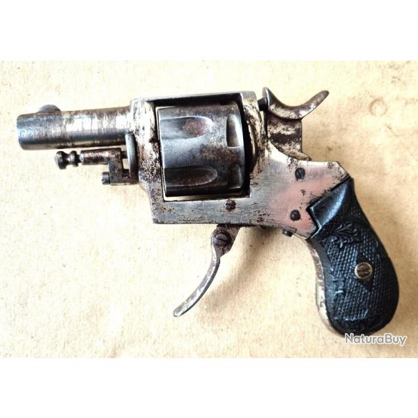 Revolver Bulldog, calibre 320 à poudre noire.