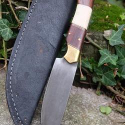 Bushcraft Couteau de Chasse Survie Lame Carbone 1055 Manche Bois/Os Etui Cuir Fabric Artisanale 01