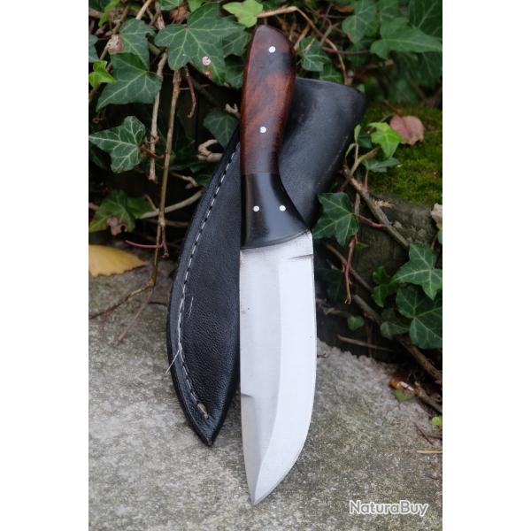 Couteau de Survie Bushcraft Lame Acier Carbone 1055 Manche Bois/Rsine Etui Cuir Fabric Artisanale