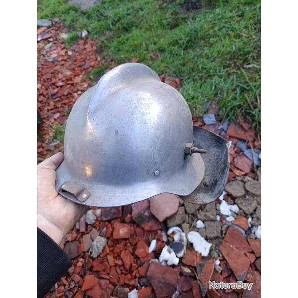 Casque de pompier suedois