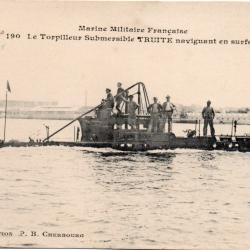 CPA - MARINE MILITAIRE -  Le Torpilleur Submersible " TRUITE " N°4071