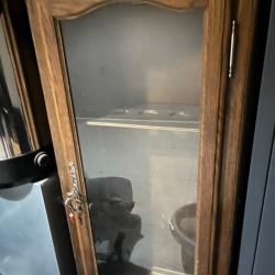 Armoire en bois carabine