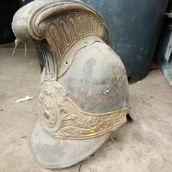 Casque de pompier a restaurer