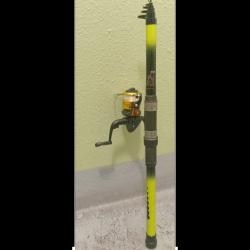 Superbe ensemble compact assorti jaune et noir : canne et son moulinet neuf. Léger (200gr)