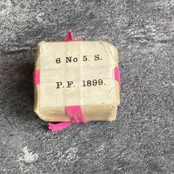 Très rare paquet de cartouches 9.4 mm de revolver hollandais Mle 1874 - paquet fermé daté de 1898