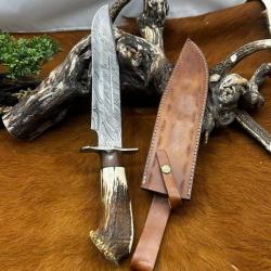 Bowie lame ACIER DAMAS de chez RITE EDGE 256couches Manche en BOIS DE CERF ND560