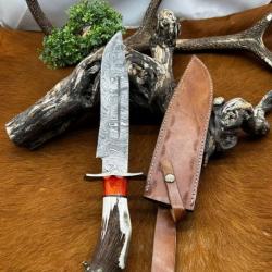 Bowie de chez RITE EDGE lame ACIER DAMAS 256couches Manche en BOIS DE CERF ND599