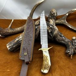 Couteau de chez RITE EDGE lame acier damas et manche en bois de cerf NBCD103