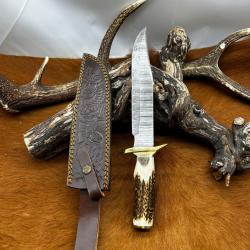 Bowie de chez RITE EDGE lame acier damas et manche en bois de cerf Foncé NBCD100