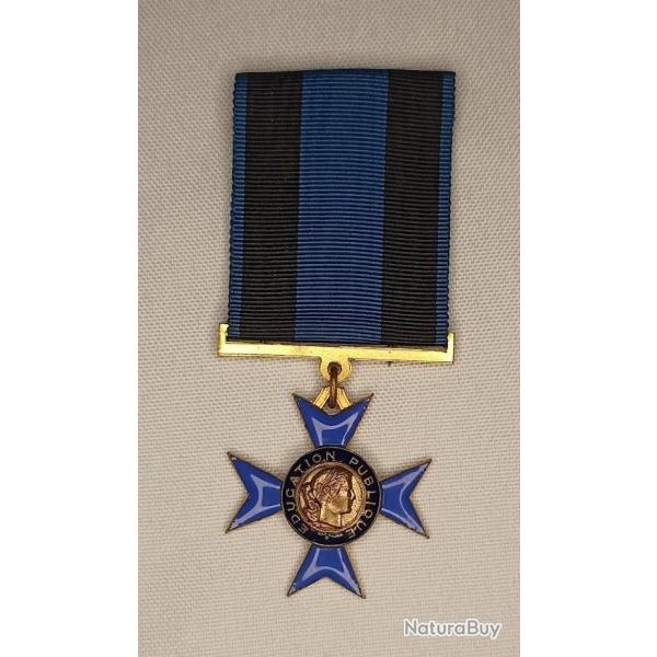 Mdaille ducation publique modle fantaisie