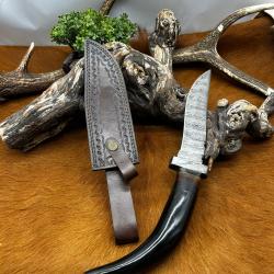 Couteau Bowie RITE EDGE lame acier damas 256couches : manche en corne de bélier ref NB168