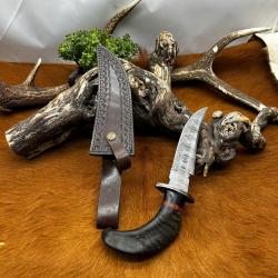 Couteau Bowie RITE EDGE lame acier damas 256couches : manche en corne de bélier ref NB164