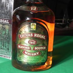 WHISKY CHIVAS REGAL 1/4 DE GALLON (1L14) DES ANNEES 80