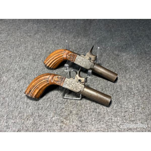 Paire de pistolets à coffre à percussion