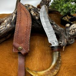 Couteau Bowie de chez RITE EDGE lame acier damas 256couches: manche en corne de bélier ref NC44