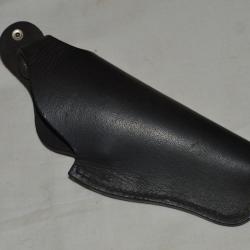HOLSTER EN CUIR NOIR POUR REVOLVER OU PISTOLET AUTOMATIQUE.