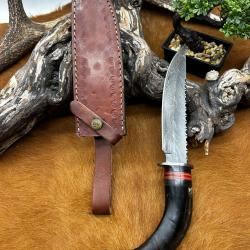 Couteau Bowie RITE EDGE lame acier damas 256couches: manche en corne de bélier ref C2