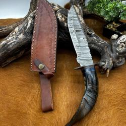 Couteau Bowie RITE EDGE lame acier damas 256couches: manche en corne de bélier ref NC38