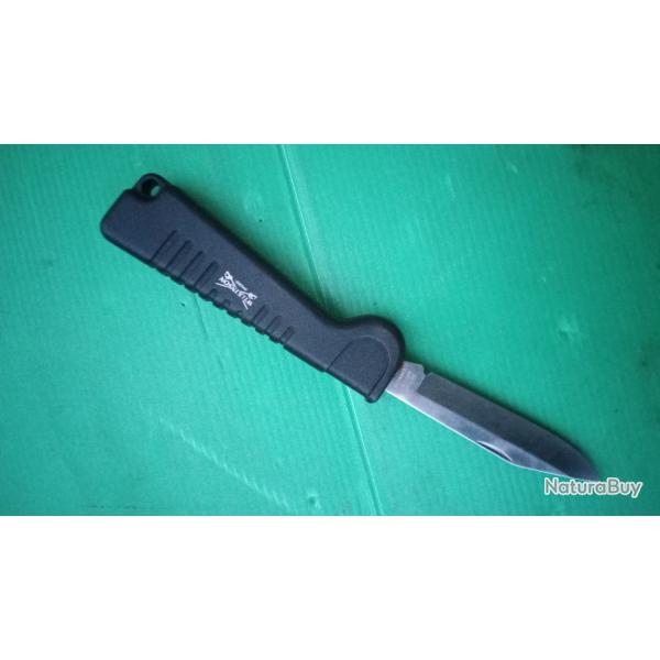 COUTEAU  PLIANT  : WILKINSON  SWORD  .  LAME  ROSTFREI  SOLINGEN  .  AUCUN JEU  .