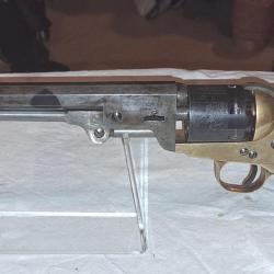 Réplique UBERTI COLT 1851 REB. NAVY  Cal. 36 Année 1969.     PRIX  25000 