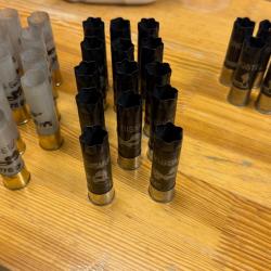 Vends lot de cartouches cal 12 amorces percutées sérigraphie gibier d'eau.