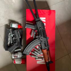 Ak74su 4.5mm + glock 4.5mm + 112 cartouche de Co2 + 5000 bille d'acier