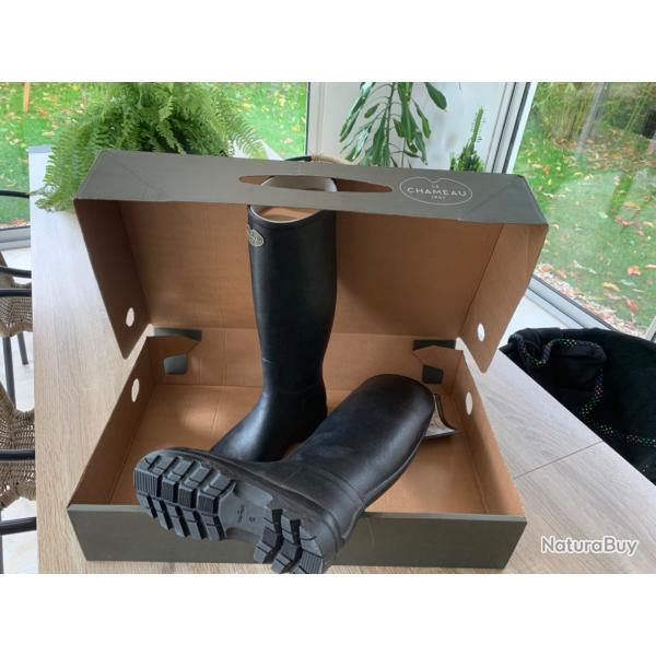 Vends botte le chameau St Hubert neuves 1€ sans réserve