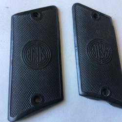 VENDU PAR LE-CUIRASSIER PAIRE DE PLAQUETTES POUR PISTOLET STEYR PIEPER 1908