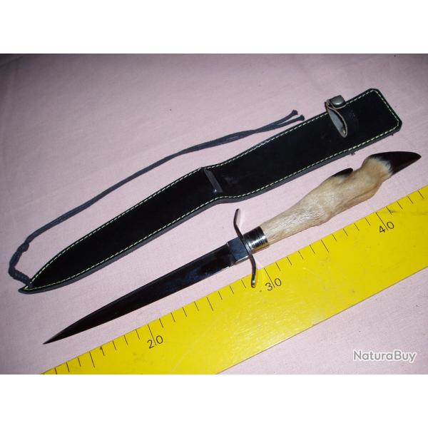 UN COUTEAU / POIGNARD ou DAGUE DE CHASSE  " AVEC   FOURREAU " . VOIR PHOTOS et DESCRIPTIF .