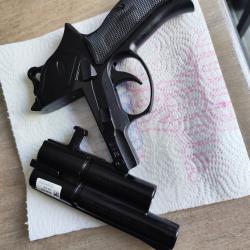 Pistolet gomm cogne