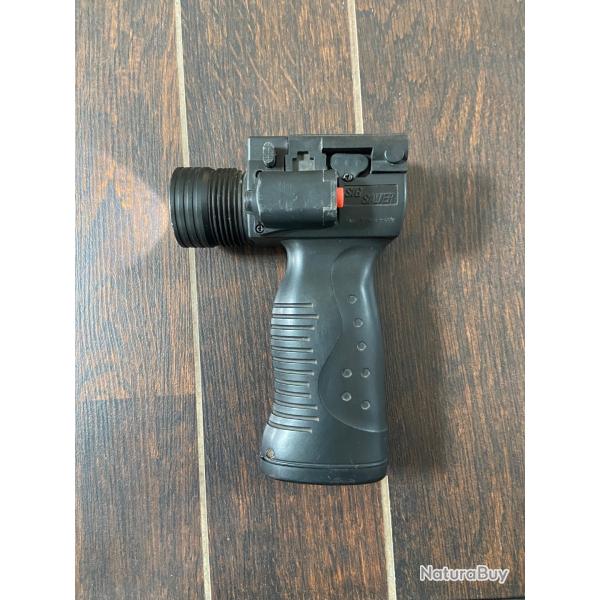 Poigne avec lampe tactique Sig Sauer
