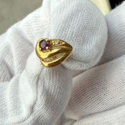 Boucles d'oreilles anciennes or massif 18 carats - rubis