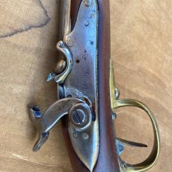 asv vieux fusil à silex de 1830 modifié pour la chasse