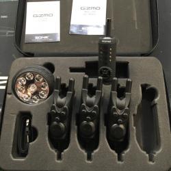 Coffret 3 detecteurs Carpe SONIK GIZMO + Centrale + Lampe Biwy