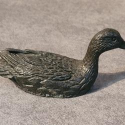 Tadorne en étain signé J.Maillard