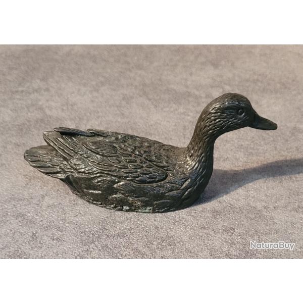 Tadorne en tain sign J.Maillard