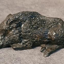 Gros sanglier en étain signé J.Maillard