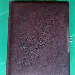 ANCIEN  LIVRE  A  SECRETS  .  ( Parfait pour la Planque )  .