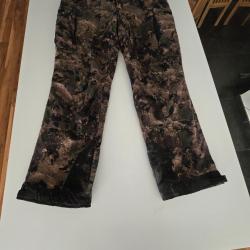 Lot de pantalons, veste HARKILA et veste de chasse.