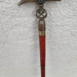 CANNE ASSOMOIR AVEC DAGUE A LA POIGNEE  MARTEAU  .  QUATRE ELEMENTS  .