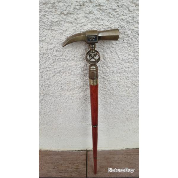 CANNE ASSOMOIR AVEC DAGUE A LA POIGNEE  MARTEAU  .  QUATRE ELEMENTS  .