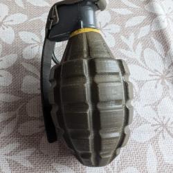 Fausse grenade US MK2 n°2