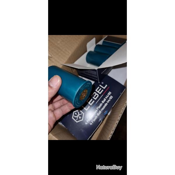 Flash ball verney carron compact + 8 cartouche  jamais servi