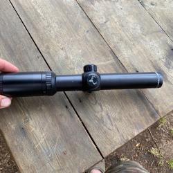 Lunette battue Bushnell trophy xlt 1-4x24