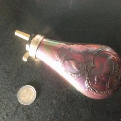 Poire à poudre avec gravure chien, calibre ???