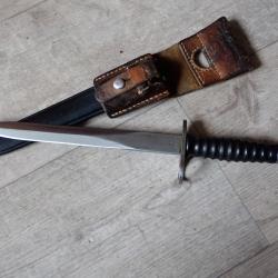 V 185484 Baïonnette Suisse FASS 57 + porte fourreau