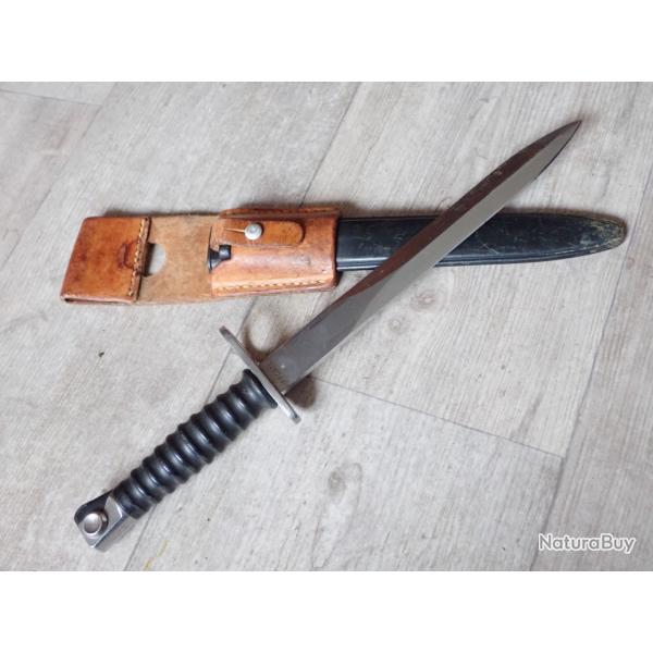 w 125792 Baonnette Suisse FASS 57 + porte fourreau