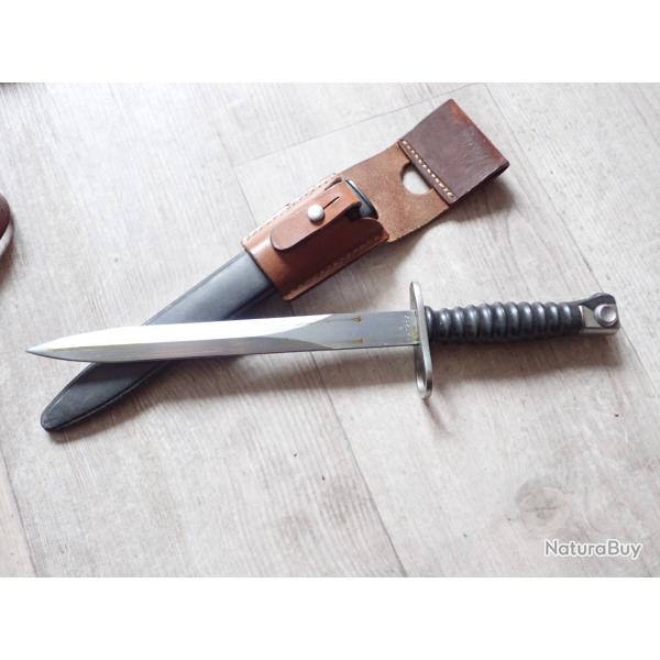 W 132310 Baonnette Suisse FASS 57 + porte fourreau