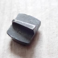 Rare guidon pour fusil Rubin Schmidt 96/11 ou G11. Hauteur 6,50 mm. Marqué +