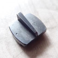 Rare guidon pour fusil Rubin Schmidt 96/11 ou G11. Hauteur 6,10 mm.